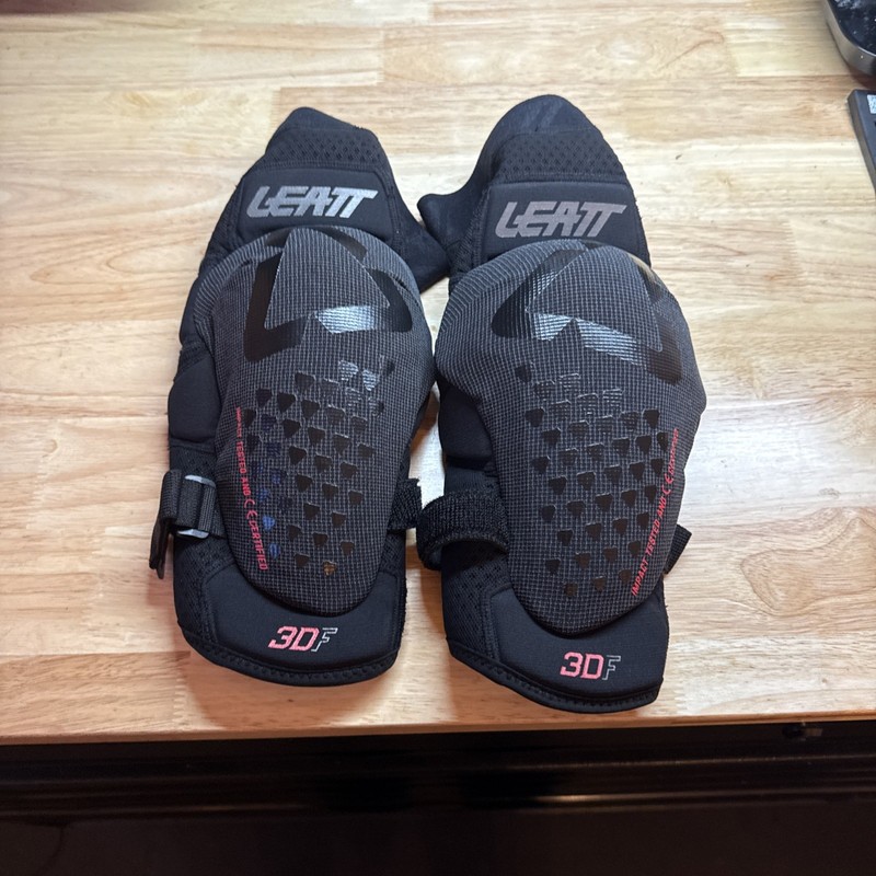 Leatt 3DF 5.0 Evo Knee Guards -Medium