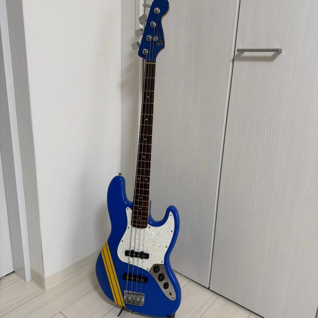 ベース Squier SCANDAL TOMOMI JazzBass Bluetus Squier SCANDAL TOMOMI Jazz Bass Bluetus Sky Blue Artist Model with