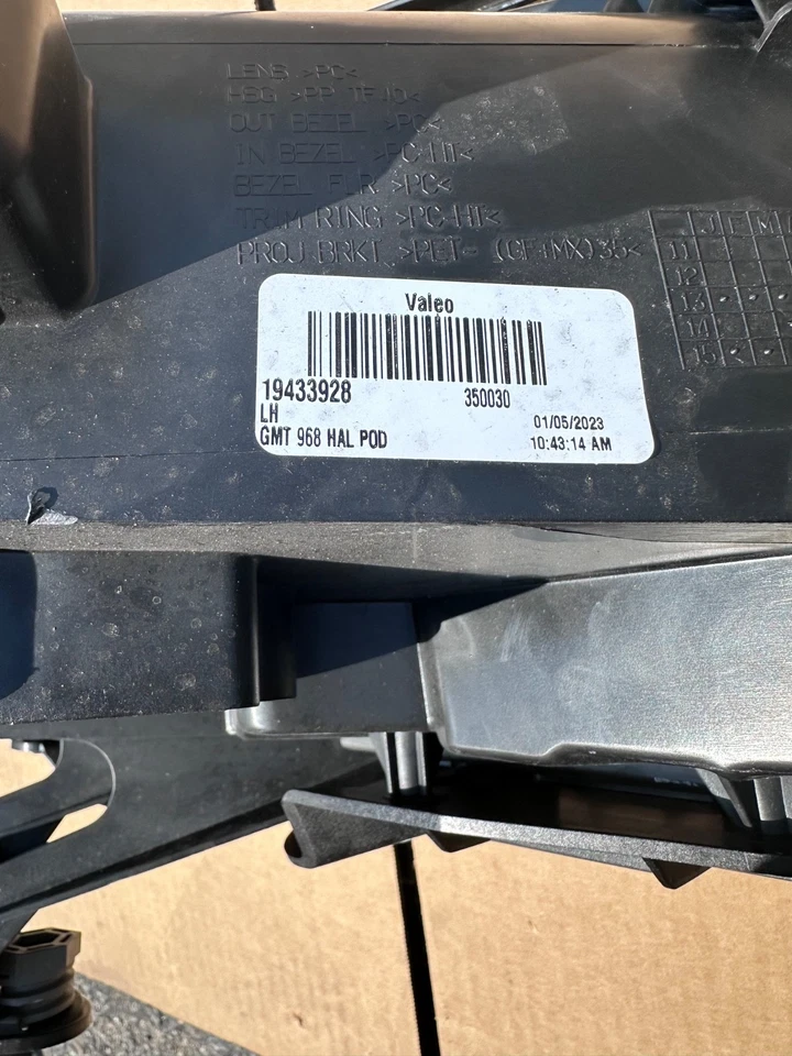 Оригинальный производитель | Галогенные фары в сборе со стороны водителя со светодиодами подходят для GMC Acadia 2013-2016 годов выпуска - Изображение 4 из 4