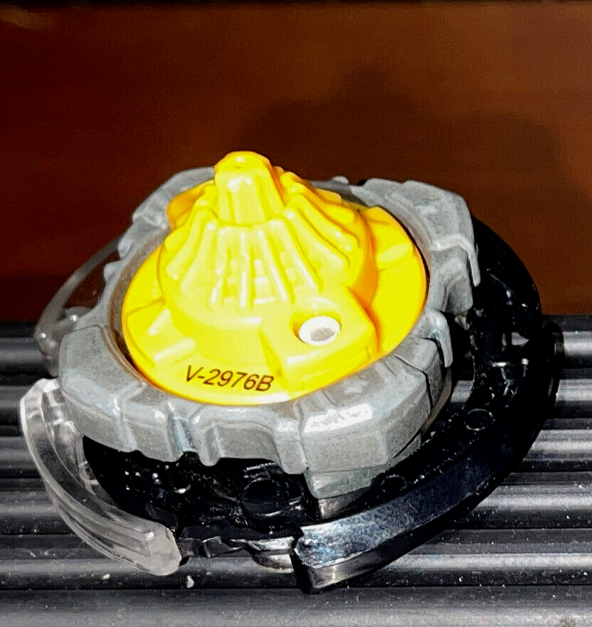 Original Takara Tomy Beyblade Burst - DARK DEATHSCYTHER Original Takara Tomy Beyblade Burst - DARK DEATHSCYTHER