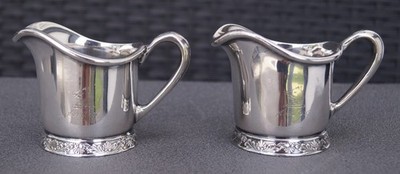 2 Milchkännchen, Savoy Hotel New York, Reed & Barton, USA, Neusilber, versilbert