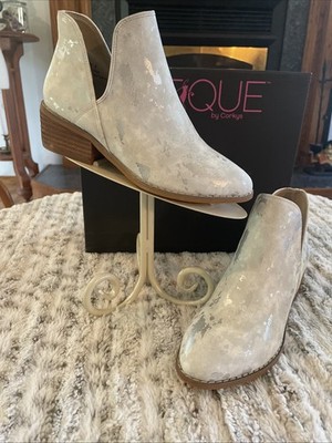 Boutique by Corkys Wayland Ankle Bootie Boot Size 10 Low Heel White & Silver NIB
