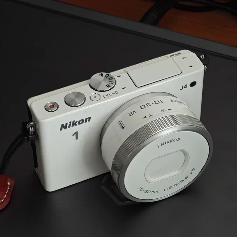 Nikon 1 J4 18.4MP Digital Camera White W/ 10-30 PD Zoom Lens