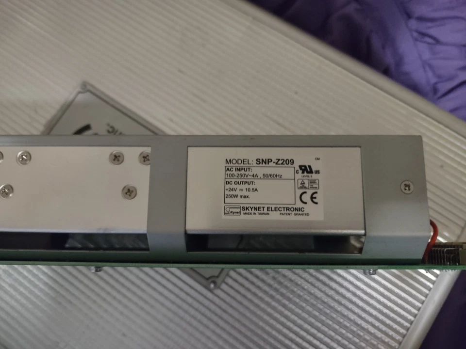 Fonte de alimentação Studer SNP-Z209 para sistemas de rack remoto D21M - Imagem 2 de 2