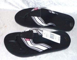 levi's men's flip flops thong sandals