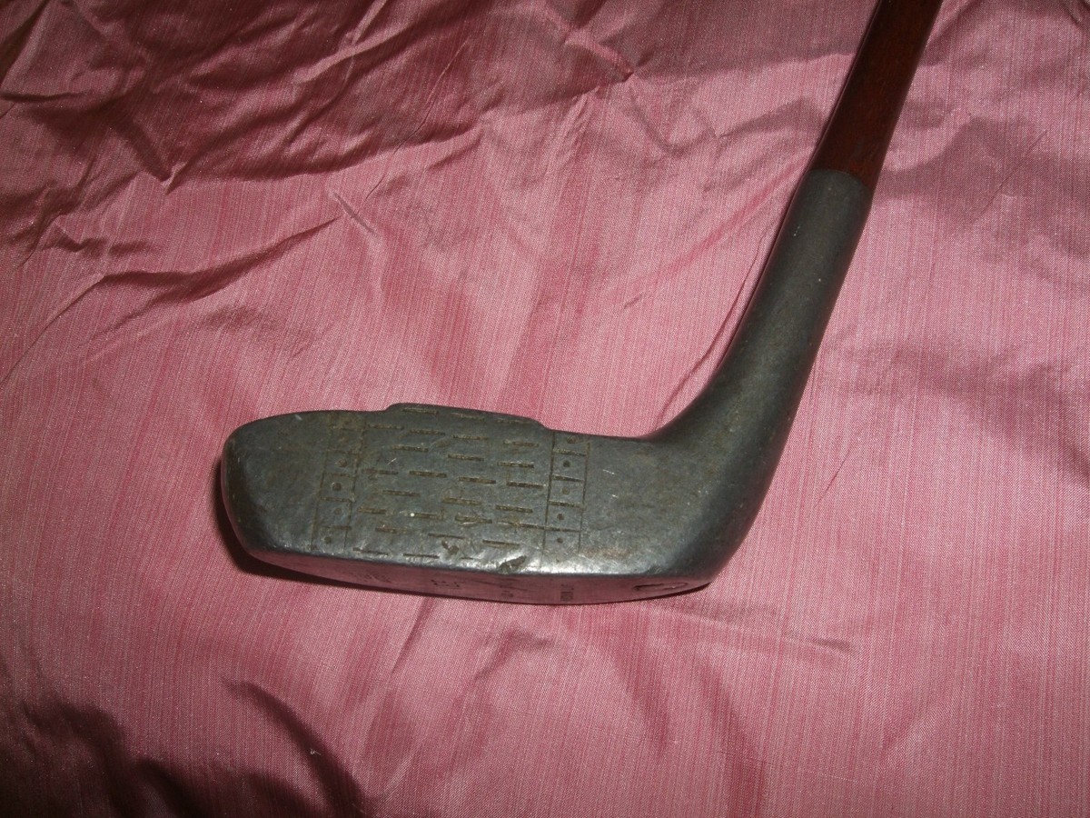 Antique Cassidy mad in England- Hickory Shaft VEE Putter