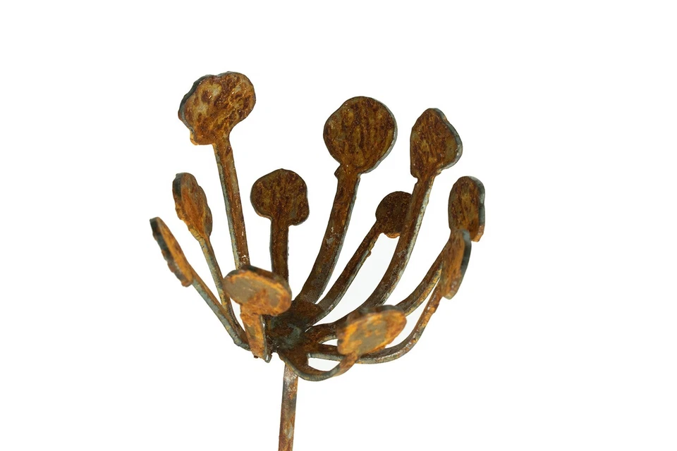 Rusty Garden Decor | Set of 5 Metal Flower Pods | Metal Garden Flowers Art - Image 4 of 4