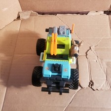 1999 Scooby Doo On Ski Vacation Toy Car. Friction Powered Car