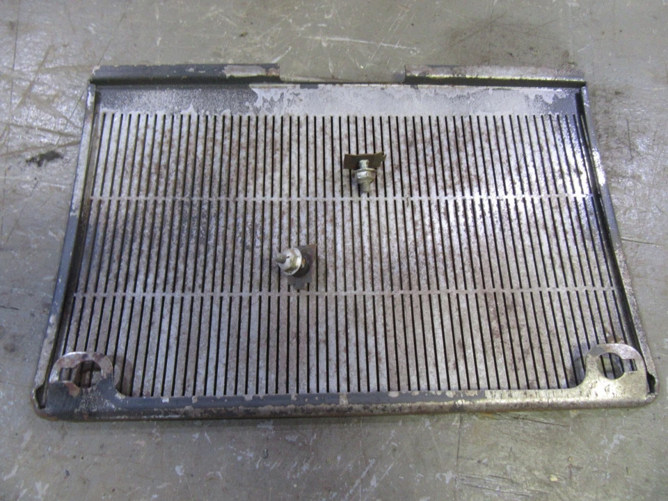 Ford Fairlane Mainline 1956 panel de tablero interior altavoz superior cubierta de ventilación Foto 2 de 2