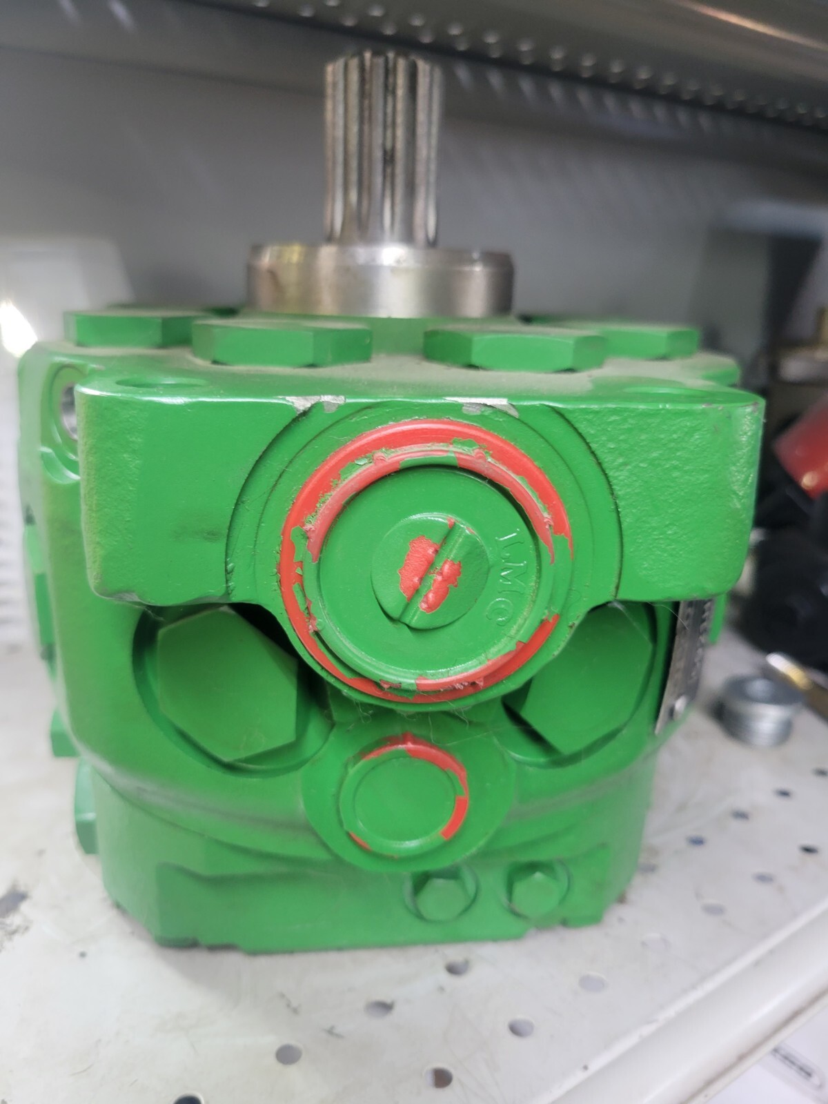 AR97872 Hydraulic Pump John Deere Tractors 2040 2350 2440 2640 2750