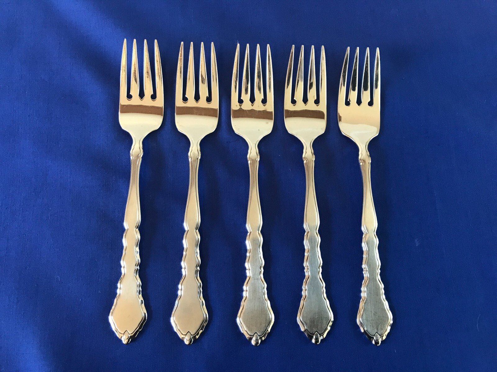 Set Of 5 Oneida Community SATINIQUE Stainless Dinner Forks 7 3/8" eBay