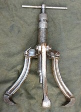 Vintage Pickavant 207 Bearing/ Gear Puller .Heavy-duty. Made In England.