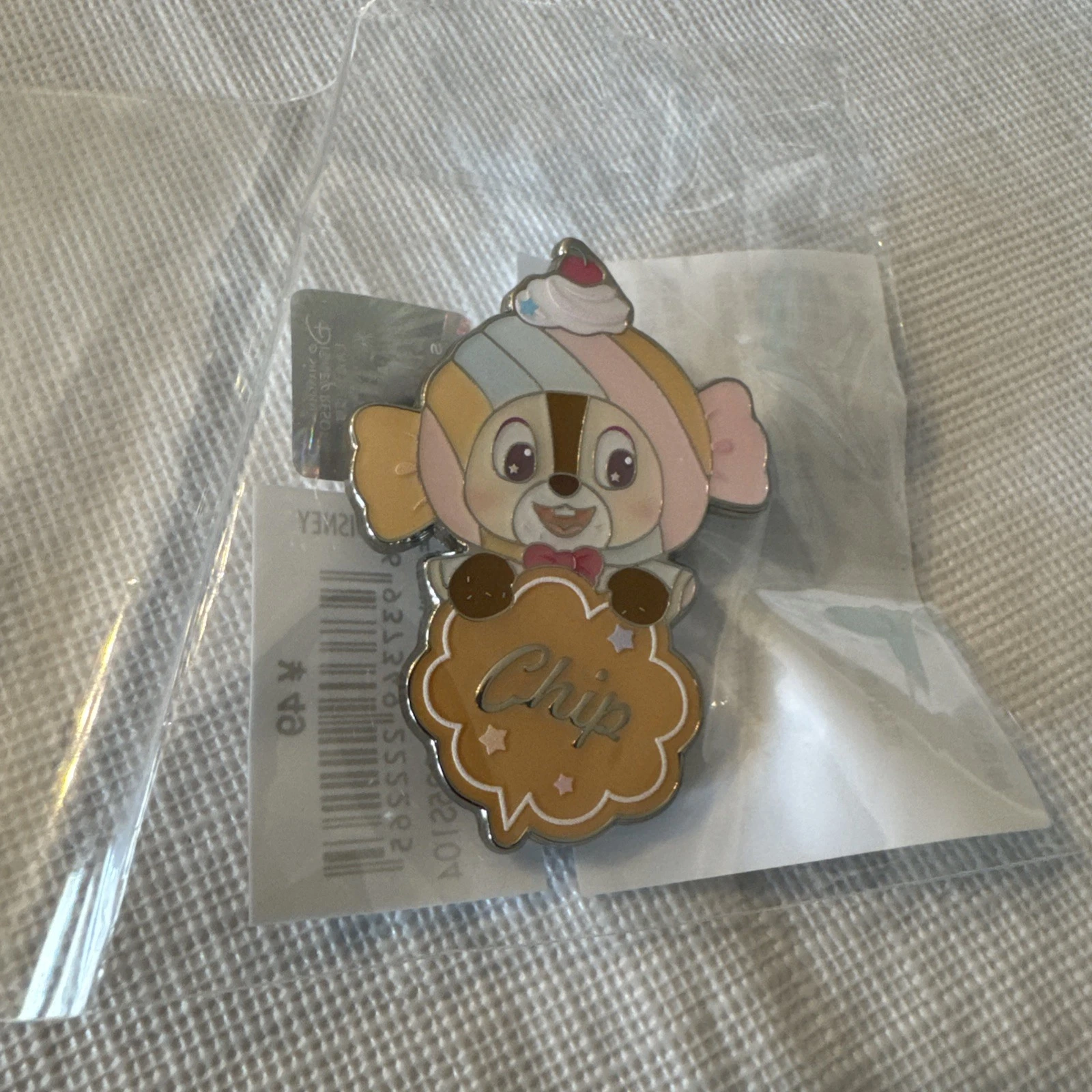 2026 Shanghai Disney Resort Game Prize Pin Chip & Dale - chip