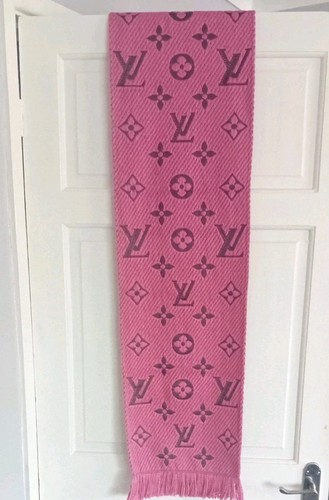 Louis Vuitton Logomania Scarf Wool & Silk Pink, Excellent Condition Worn Once - Picture 2 of 6