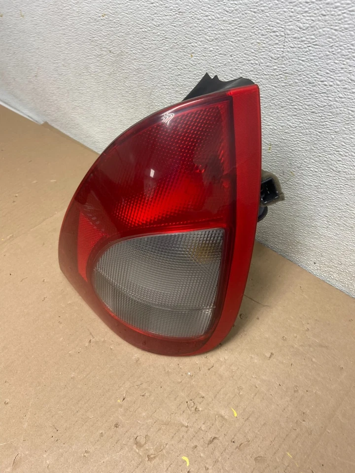 Luz trasera lateral derecha Daewoo Nubira Station Wagon 2000 a 2002 OEM E320 Foto 2 de 4