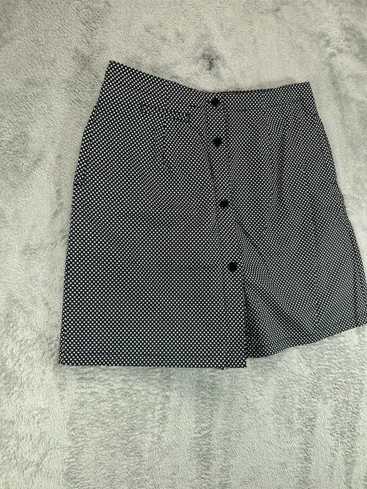 Mujer Skort 14 Petite Liz Claiborne Liz Sport Negro Blanco Estrellas Botón Delantero Foto 4 de 4
