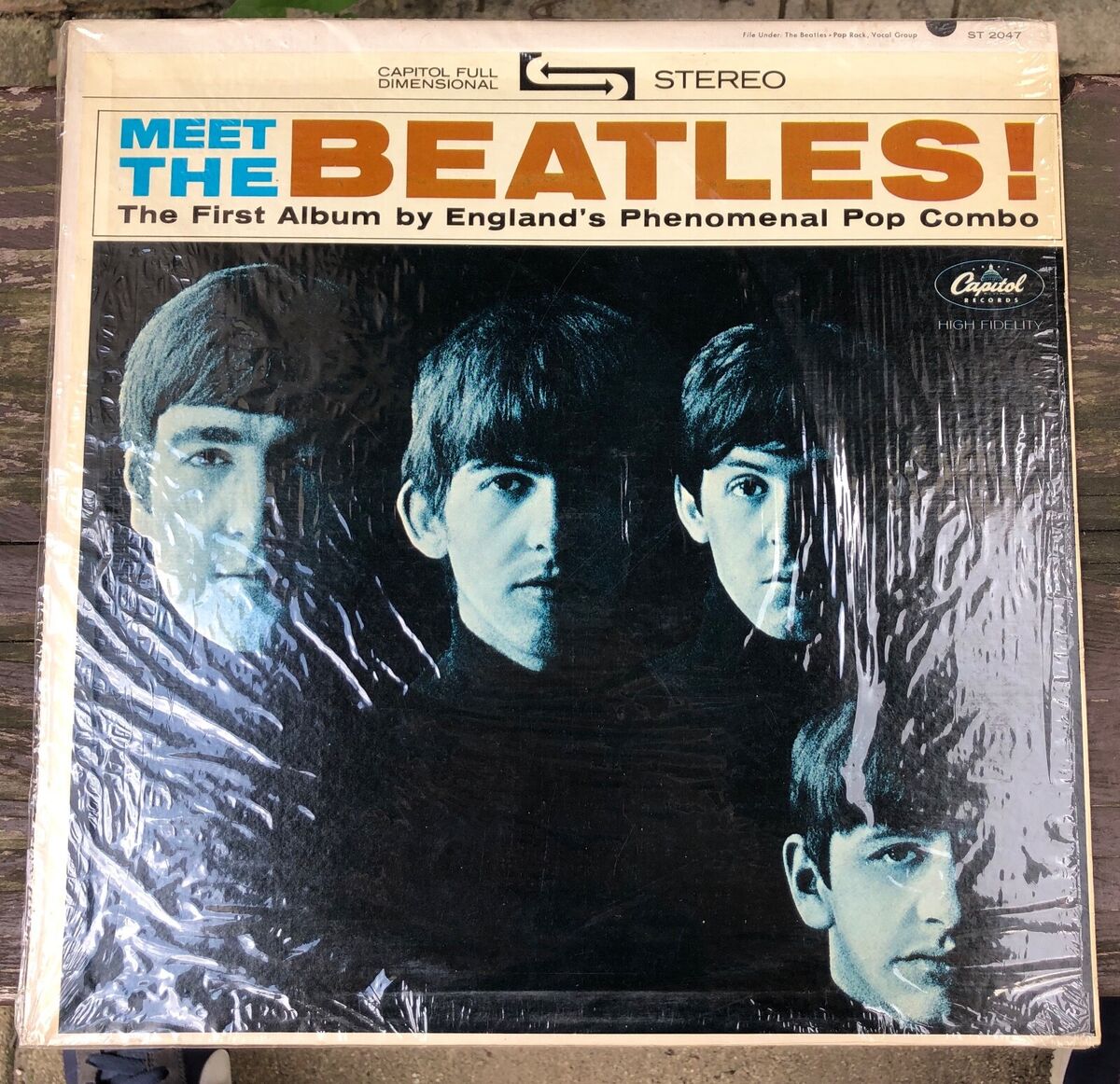 1st Pressing- NO PUBLISHING CREDITS) ~ MEET THE BEATLES 1st Pressing- NO PUBLISHING CREDITS) ~ MEET THE BEATLES