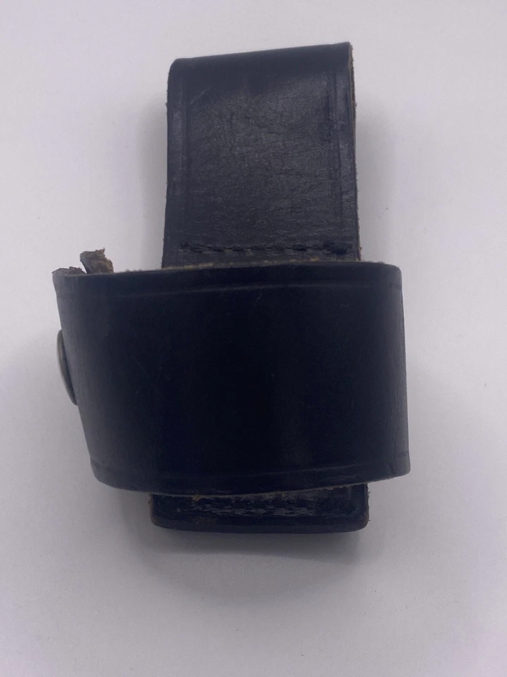Vintage Black Smith and Wesson 100% Leather Belt Flashlight Holder With Snap  — 第 3/4 张图片