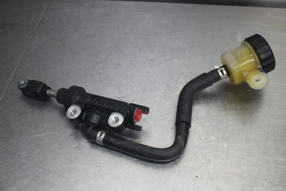 09-16 Yamaha FZ6R Rear Brake Master Cylinder Foto 2 de 4
