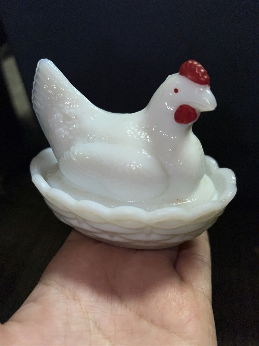 Vintage Indiana Glass Milk White Hen On Nest Candy Dish ! Great