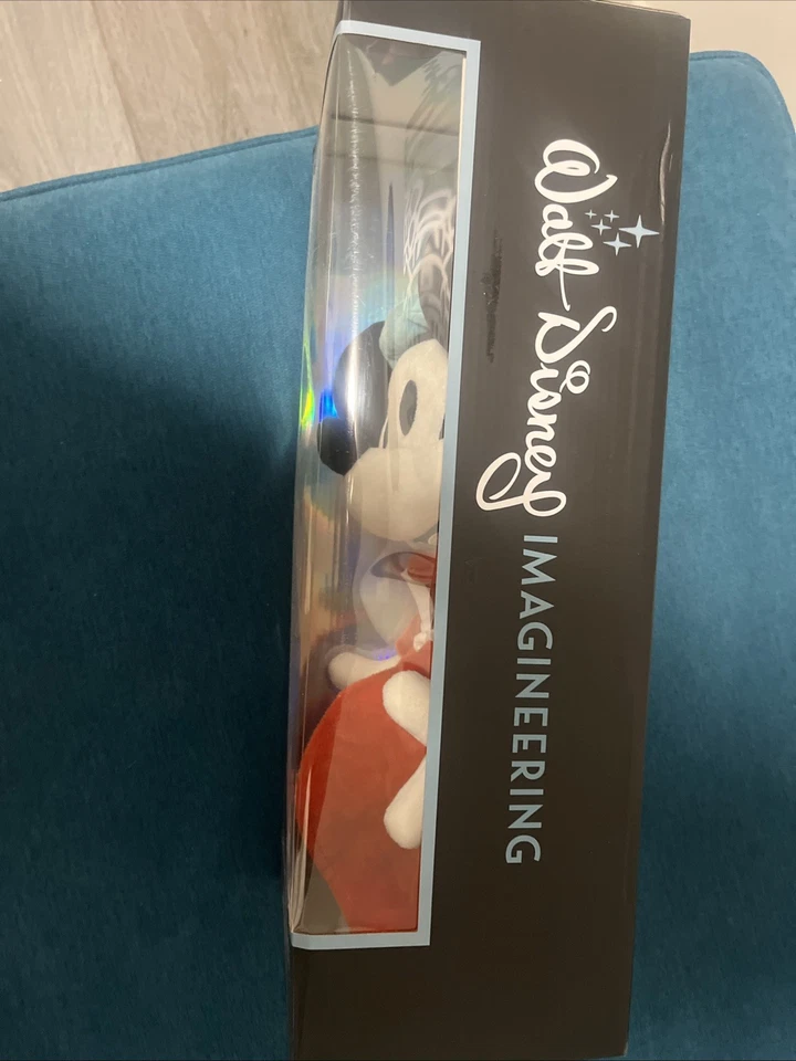Ограниченный выпуск Mickey Sorcerer плюшевый от D23 2024. - Изображение 2 из 4