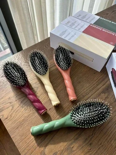 La Bonne Brosse N.03 Hair Brush (Boar Bristle) – Shine & Care, Natural & Premium - Image 3 of 4