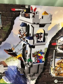 LEGO 7079 Castle Golden Knights Tower Sealed