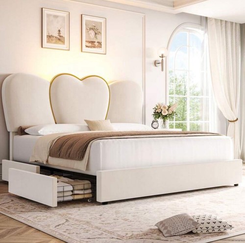 Luxury King Bed Heart Style - Picture 2 of 5