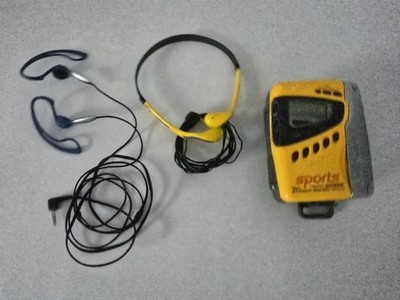 Sony Sports Walkman WM-FS499 FM/AM Radio Cassette Player w/ 2 Sets