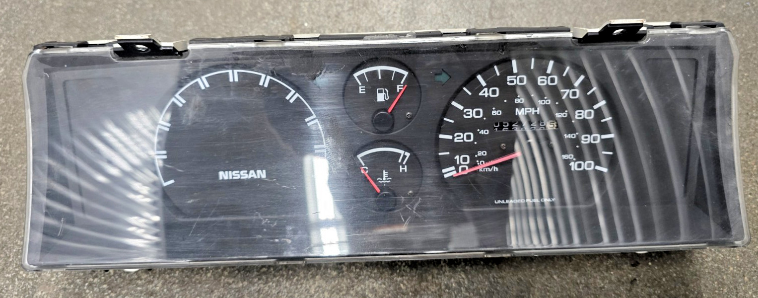 1990- 93 Nissan Hardbody D21 Gauge Cluster w TACHOMETER 527k 4x4 speedometer