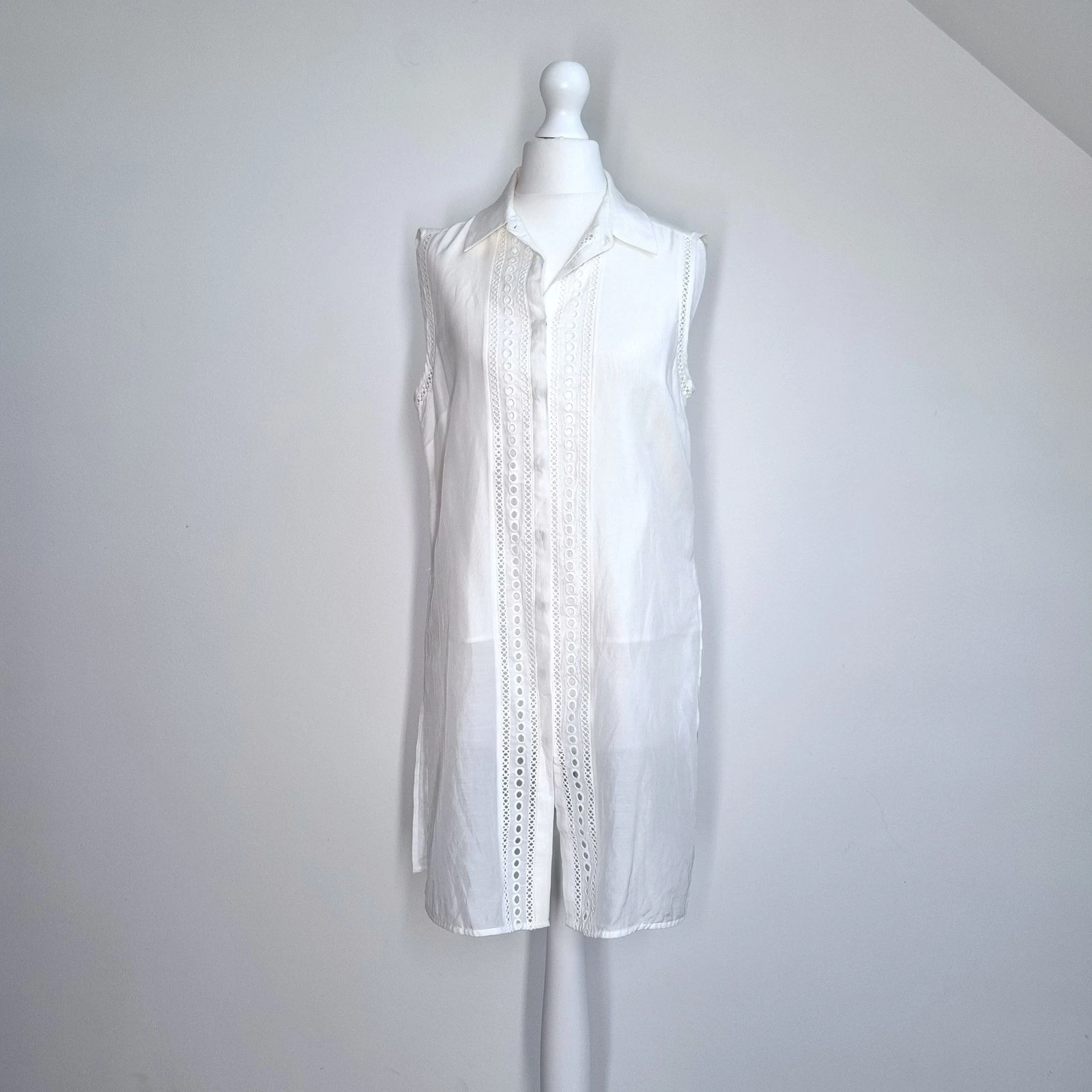 Mint Velvet Sleeveless Shirt 8 White Tunic Broderie Anglaise Silk Cotton Lined
Opens in a new window