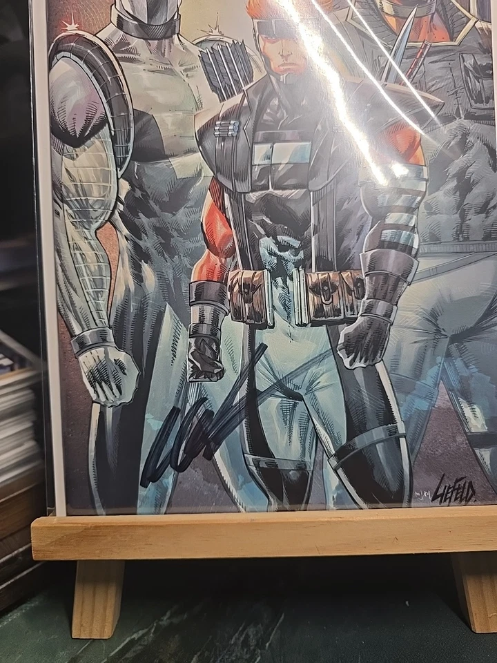 YOUNGBLOOD 1 PREMIUM PREMIERE VARIANT & GREY PREMIERE VARIANT SIGNED ROB LIEFELD - Image 3 of 4