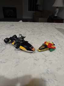 LEGO Batman: Robin's Scuba Jet: Attack of the Penguin (7885)