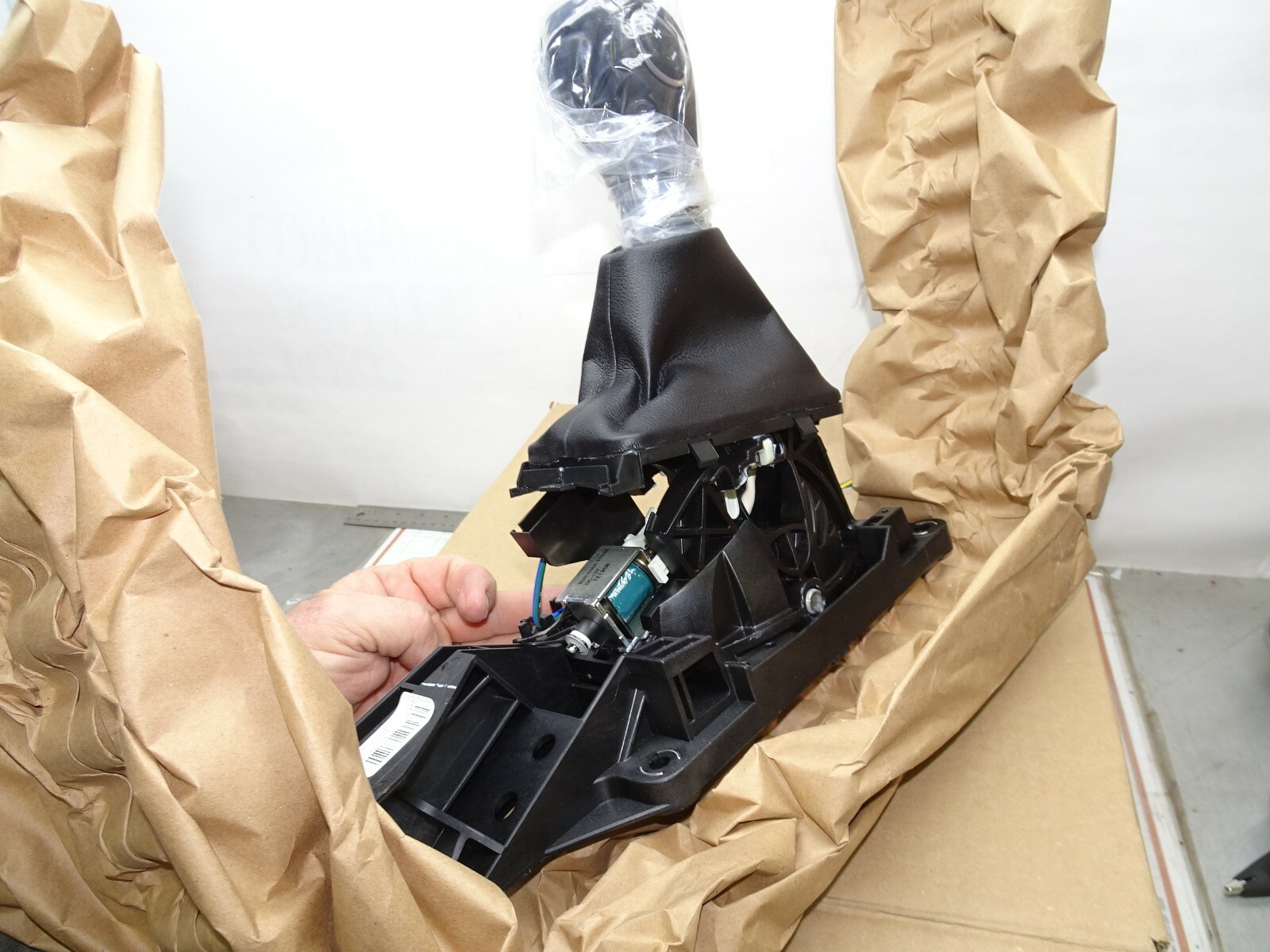 FORD GT4Z-7210-DA Shifter Gear Shift Selector Lever Assembly OEM NOS 