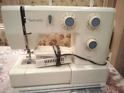 Bernina Bernette 440 Sewing Machine W/ Pedal, Book, & Tools