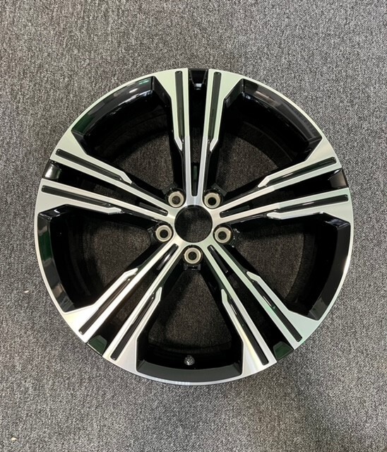 Genuine Volvo Xc40 R-design 19” Alloy Wheel 7.5jx19 31471556 for 