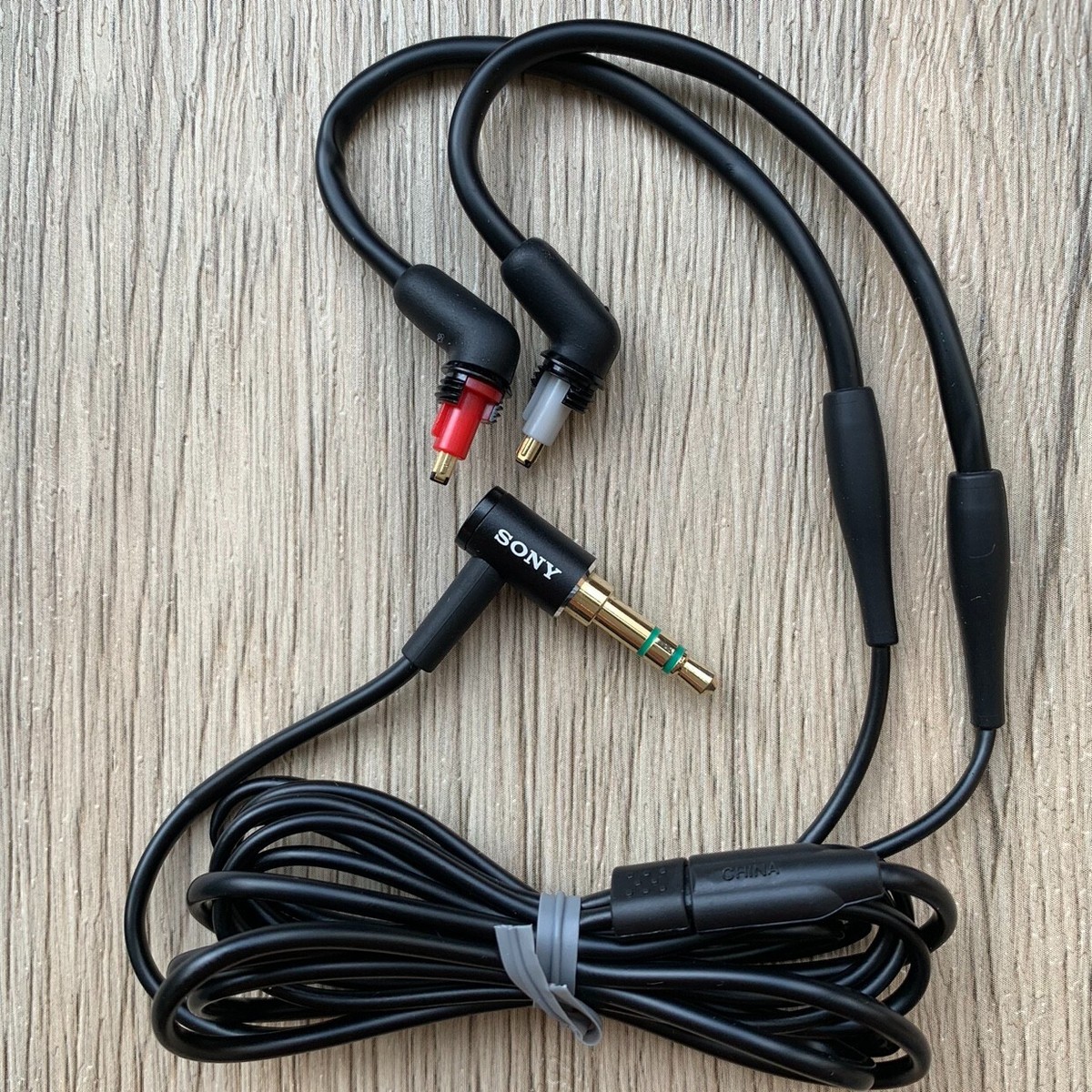 SONY 
MDR-CD900ST 密閉型スタジオモニターヘッドホン Sony MDR-ZX310AP - ZX Series - Wired Headphones with