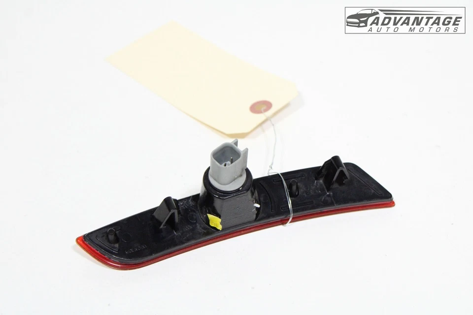 Chevrolet Camaro 2016-2024 parachoques trasero lado izquierdo reflector marcador luz lámpara OEM Foto 3 de 4