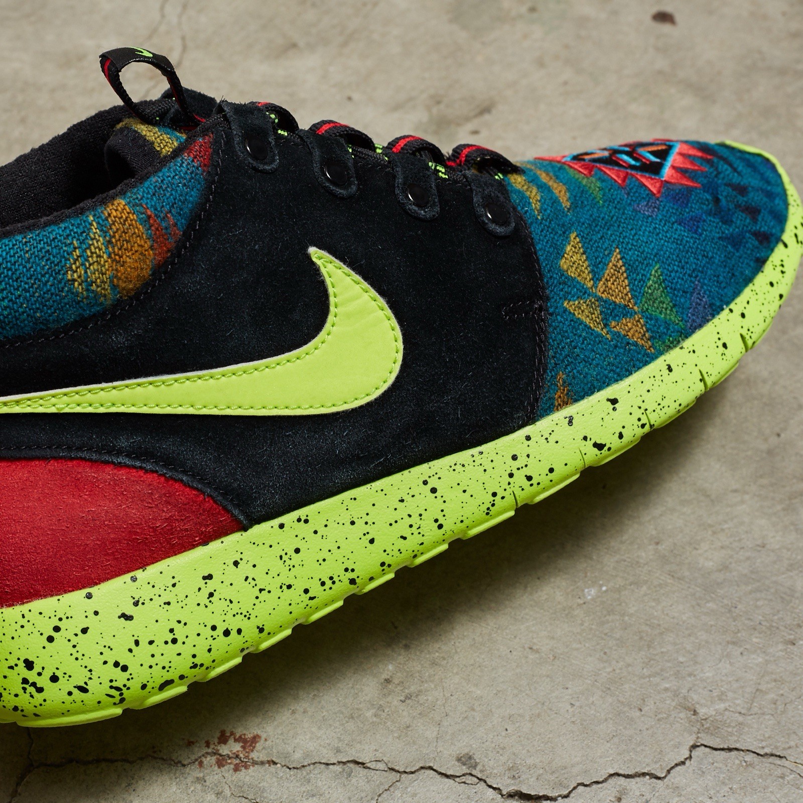 Nike x Pendleton Roshe One Mid SAMPLE ‘Multicolor… - image 7