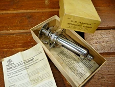 Vintage Hypodermic Syringe Needle Franklin Serum Co in Box