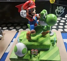 Super Mario and Yoshi DEFINITIVE EDITION STATUE First4Figures Previously Display