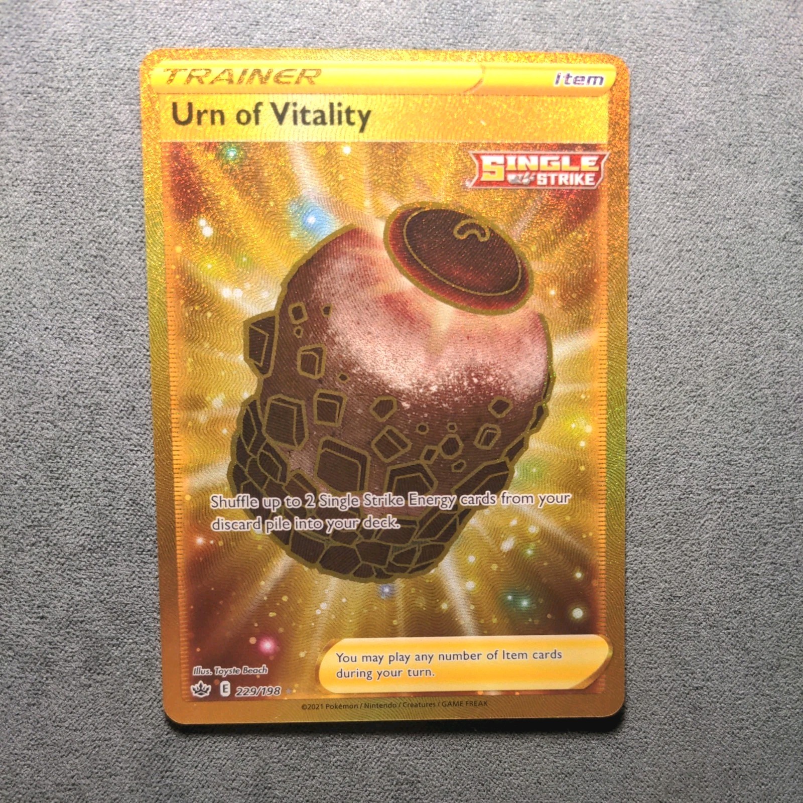 Pokemon TCG - Chilling Reign - Urn of Vitality 229/198 - NM