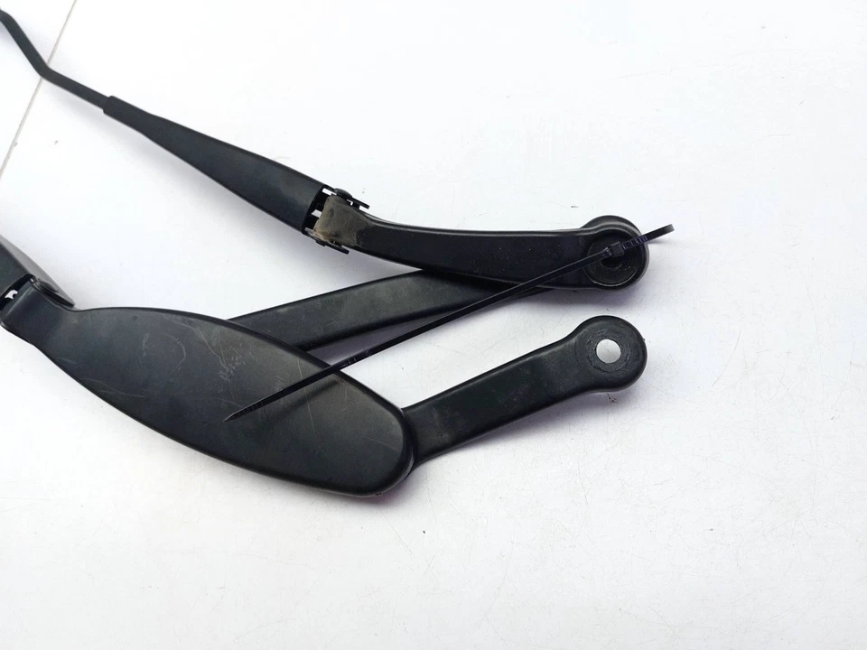 MERCEDES-BENZ E CLASS W213 2016 PAIR OF FRONT WINDSCREEN WIPER ARMS A2138200444 - Image 4 of 4