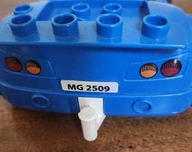 Lego Duplo Bib Blue Car MG 2509 From The Set  5640 Dated 2008