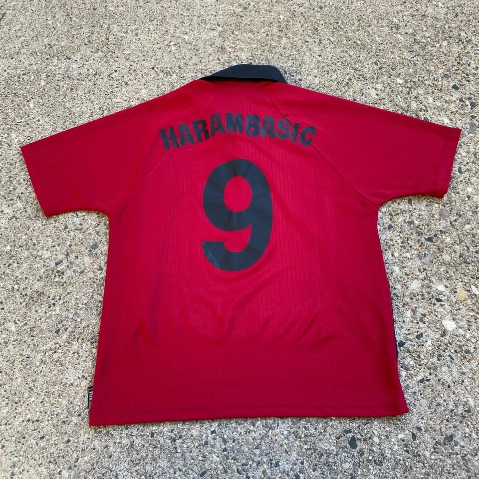 Camiseta de fútbol local roja vintage 1998/99 FK Sarajevo Umbro Foto 4 de 4