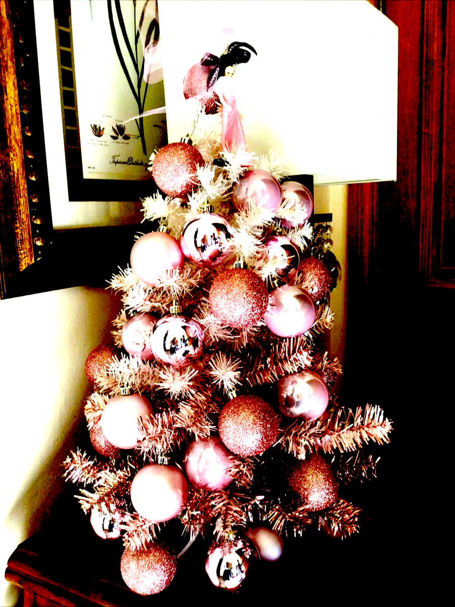 GORGEOUS BARBIE PINK CHRISTMAS TREE TABLE TOP W/ORNAMENTS HALLMARK