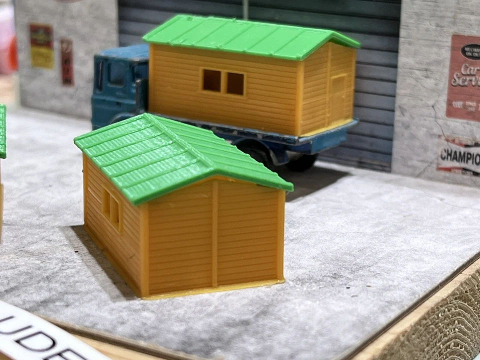 Vintage Matchbox Lesney No 60 Blue Site Hut Truck (2 HUTS ONLY) - Image 3 of 4
