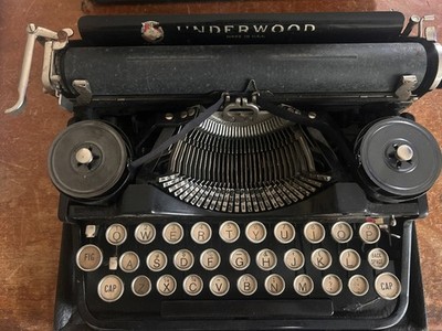 Vintage 1923 Underwood Standard Portable Typewriter, unique three bank Keyboard