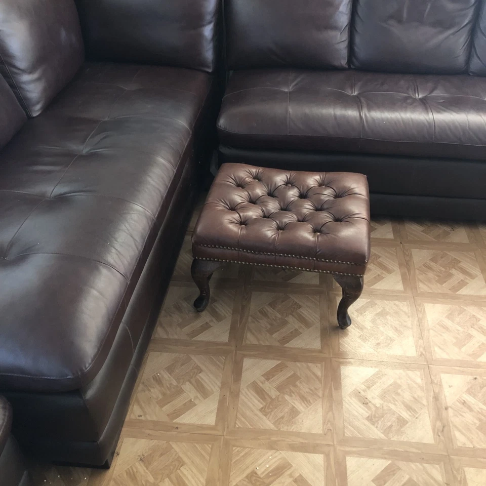 Leather sectional couch set.   - Image 4 of 4