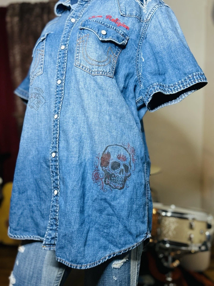 True Religion Graffiti Distressed Denim Button up Shirt Size Large - Image 4 of 4